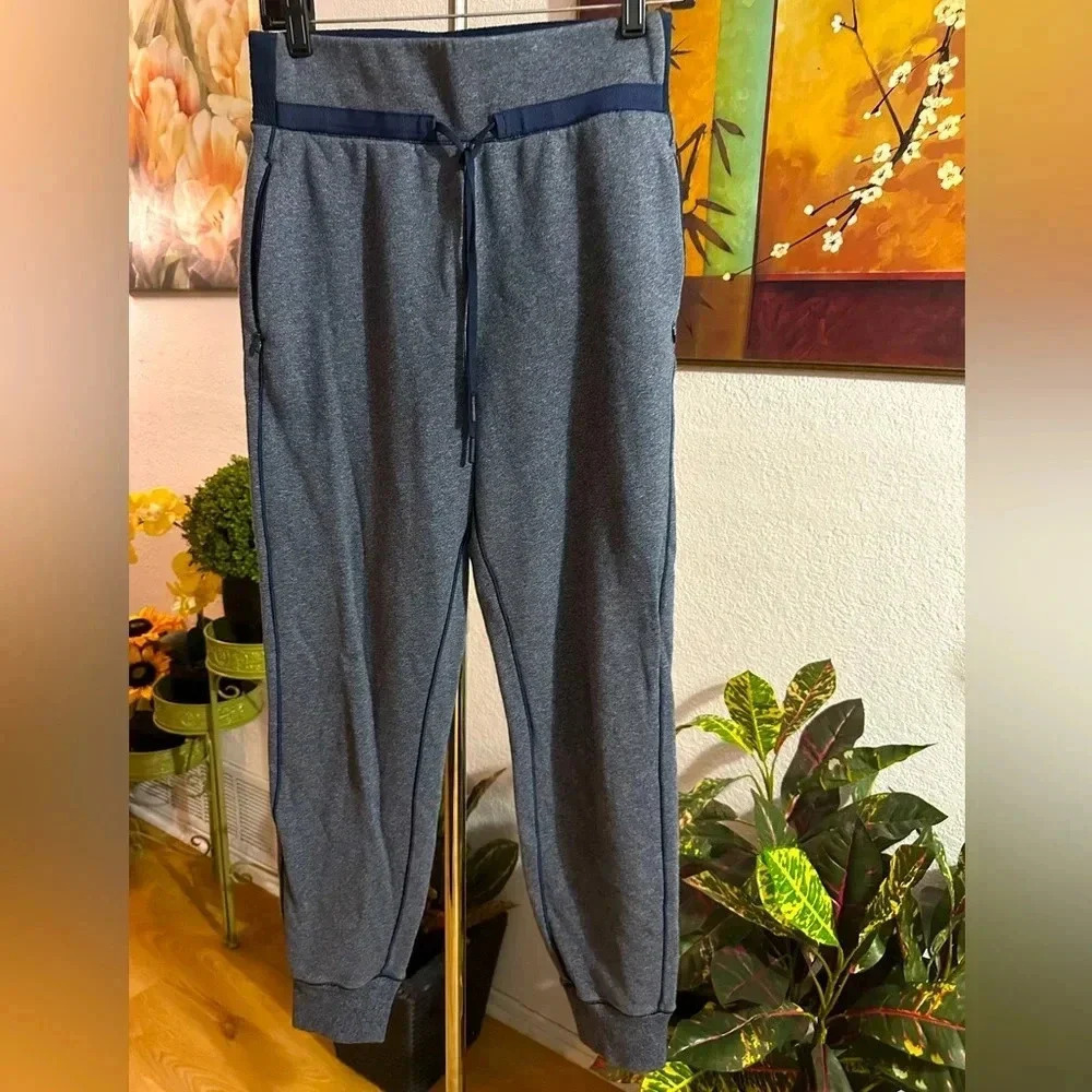 Lululemon athletica gray/black pull string jogger women’s size 6